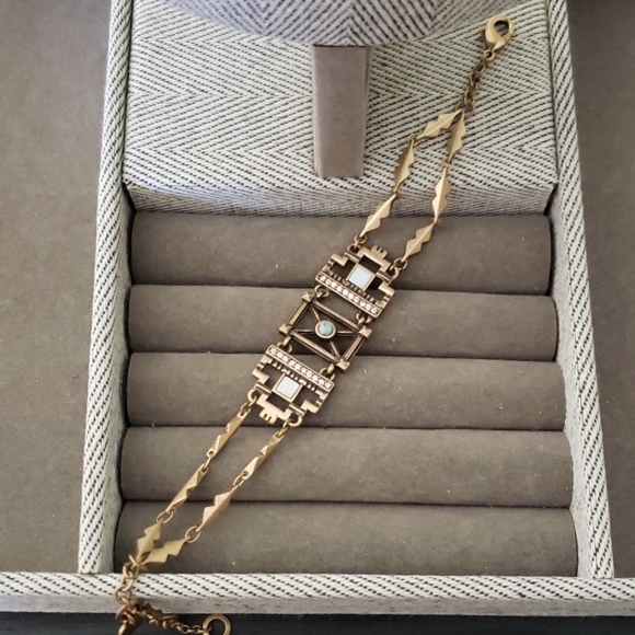 Chloe + Isabel Jewelry - Chloe +Isabel Stepwells Bracelet Chloe + Isabel Jewelry - Chloe +Isabel Stepwells Bracelet
